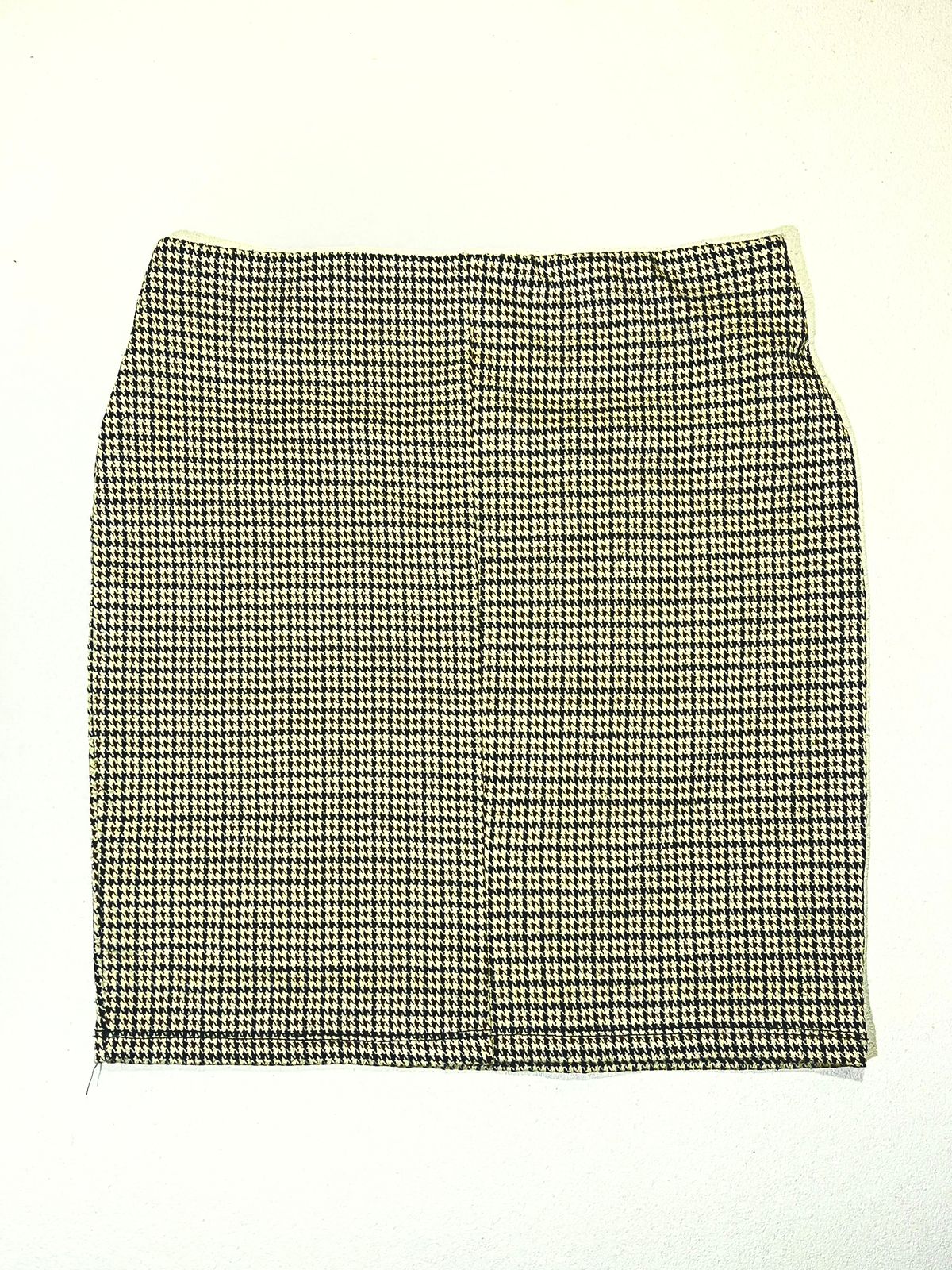 High-waisted, bodycon mini skirt