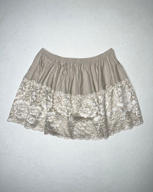 Lacy Layered Skirt Slip (レーシー重ね着スカート)