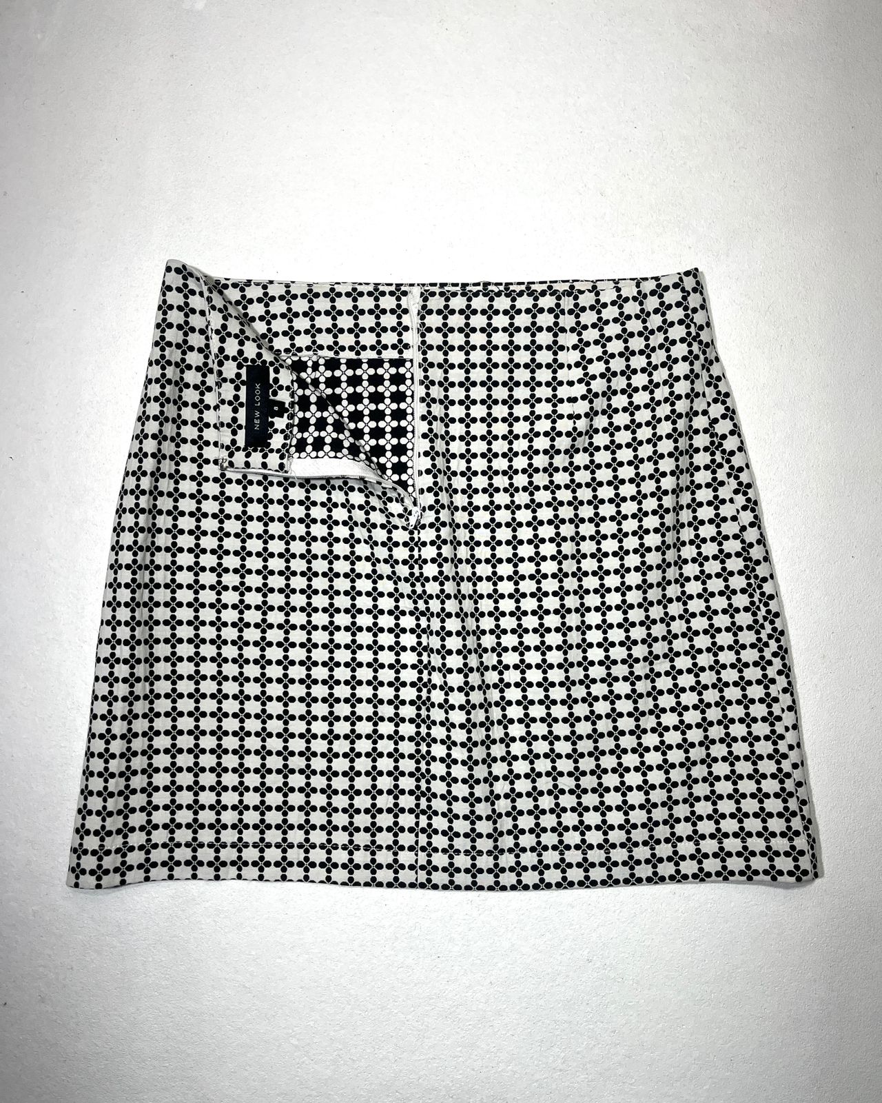 Chic, monochrome A-line mini skirt