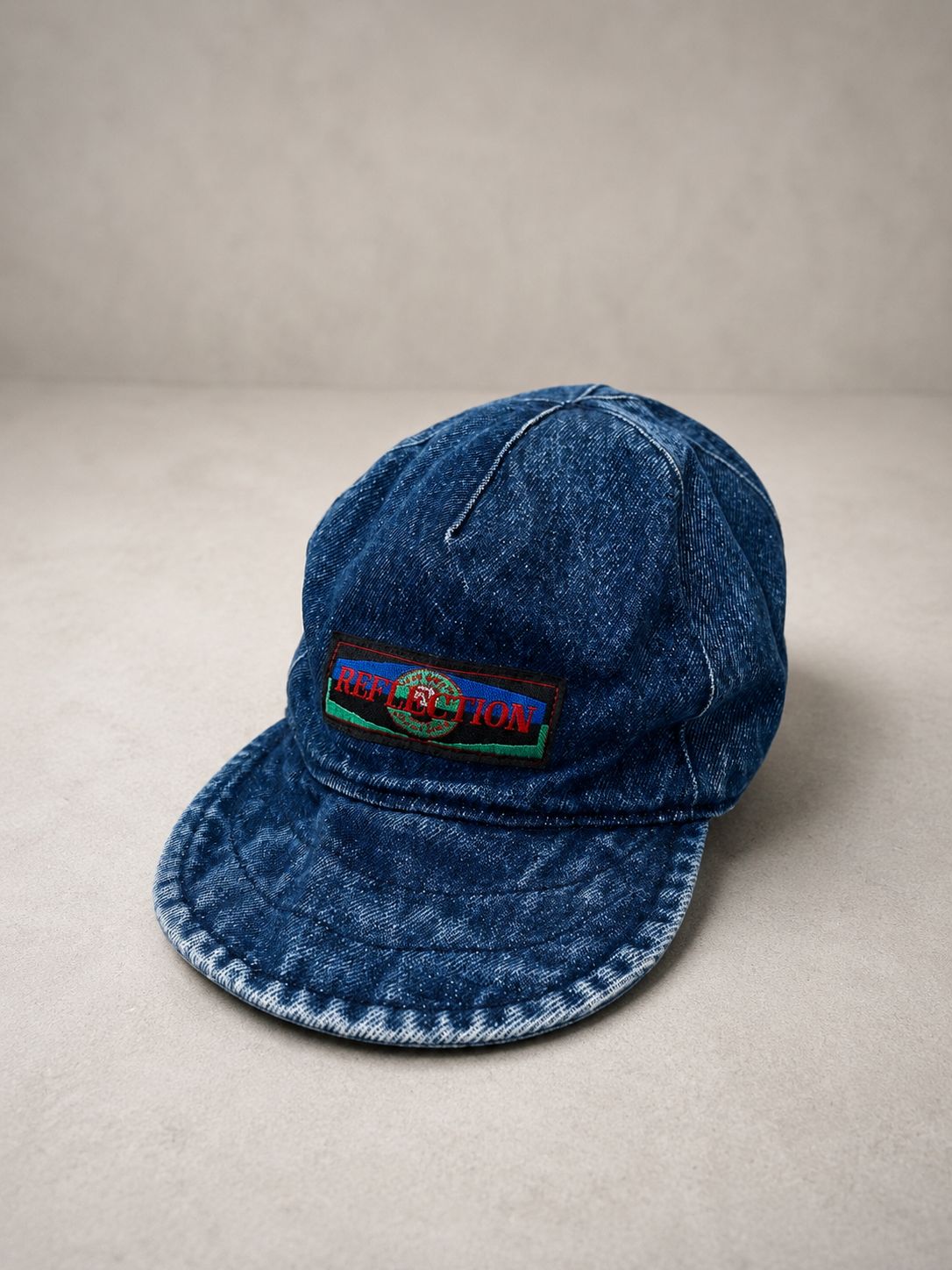 vintage-style casual unstructured snapback baseball cap.