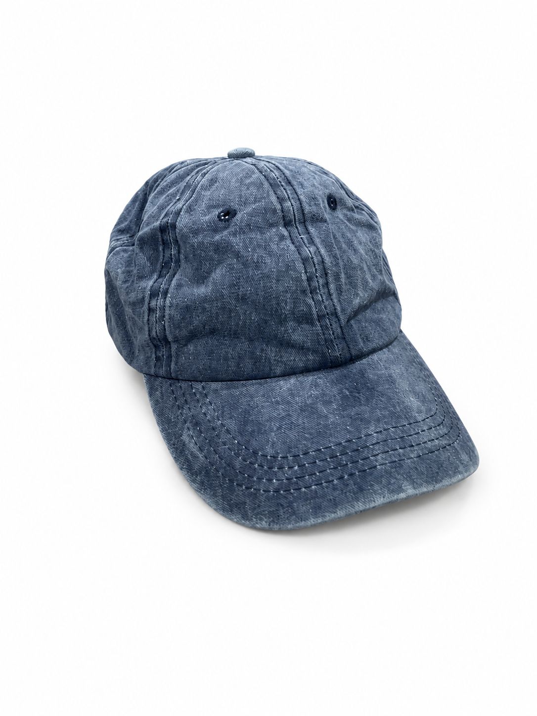 minimalist, unstructured vintage-style cap.